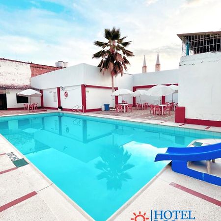 Hotel Los Balcones Токайма Экстерьер фото